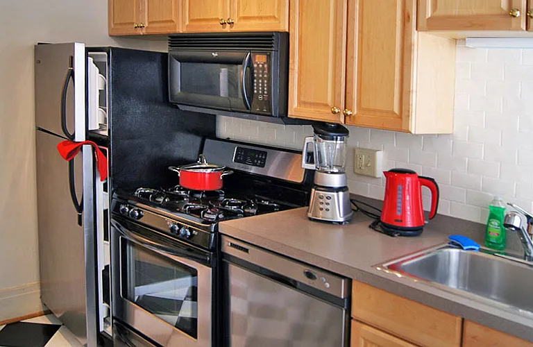 The Elmwood Village Apartments — Photo 7