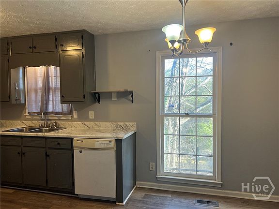 5th image of 128 Northridge Drive