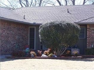 1316 NW 8th St, Moore, OK 73170