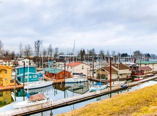 55 NE Bridgeton Rd SLIP 7, Portland, OR 97211