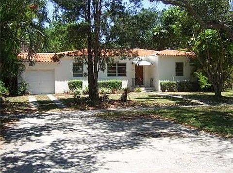 2nd image of 29 NW 107th St