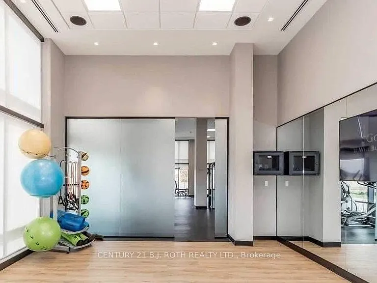 681 Yonge St N #201 — Photo 11