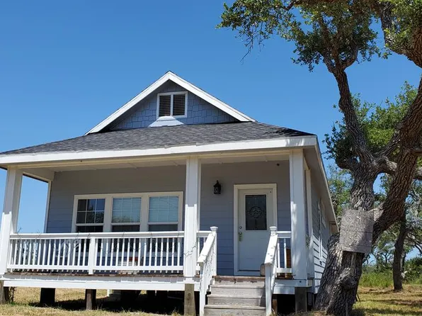 648 Sunset Dr, Rockport, TX 78382
