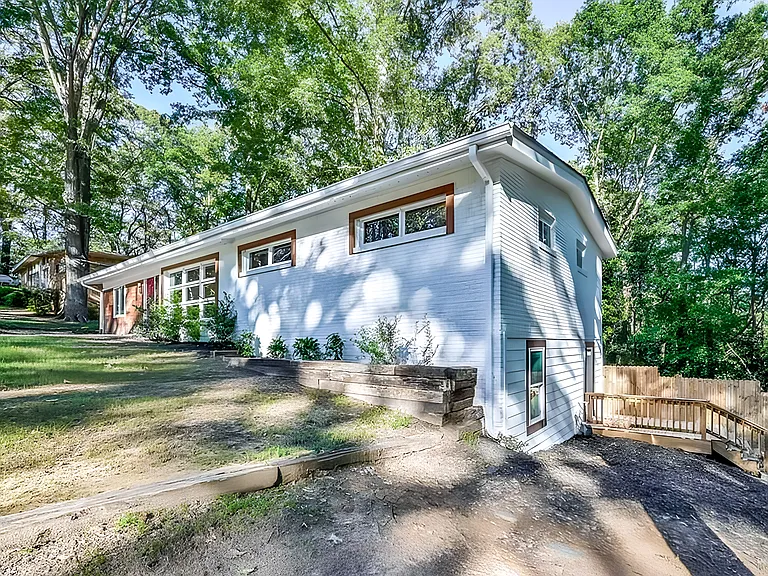 Godfrey Dr SW — Photo 5