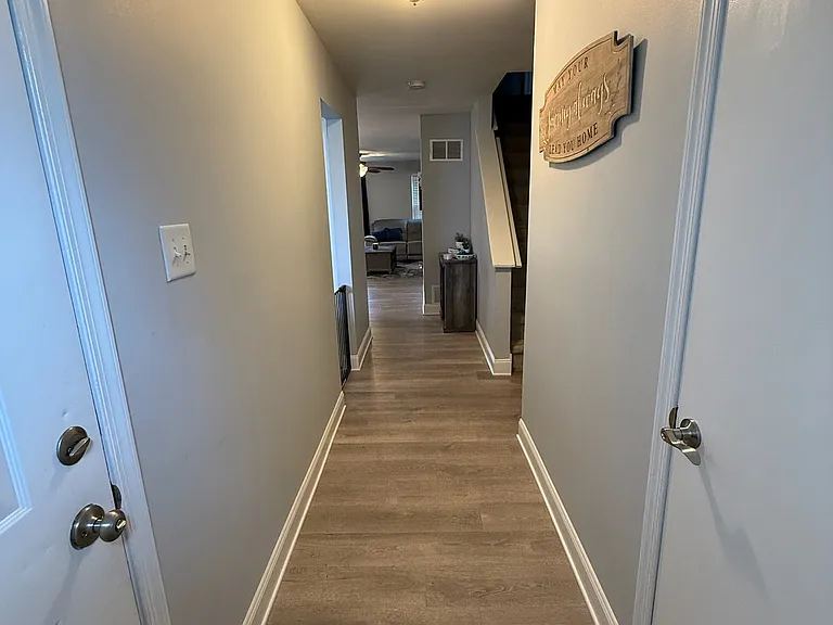 233 Lafayette Dr — Photo 16