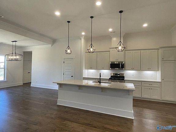 4th image of 7126 Hickory Cove Way SE
