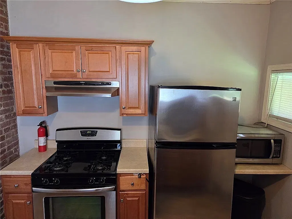 2 bed, 1102 sqft, $2,000 — Photo 3