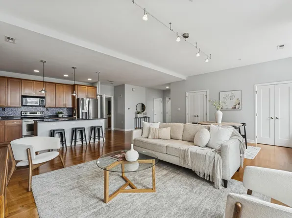 145 N High St APT 300, Columbus, OH 43215