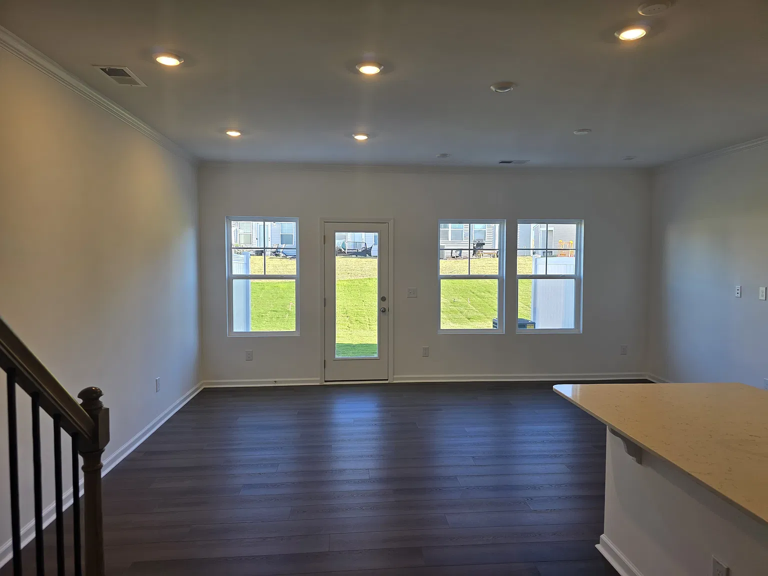 3 bed, 2.5 bath, 1450 sqft, $1,575 — Photo 4