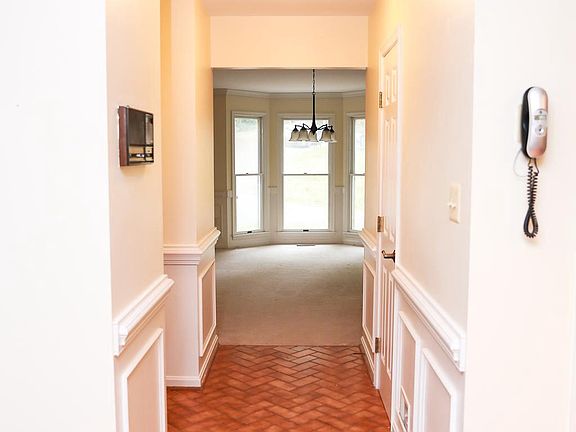 3rd image of 6024 River Forest Dr