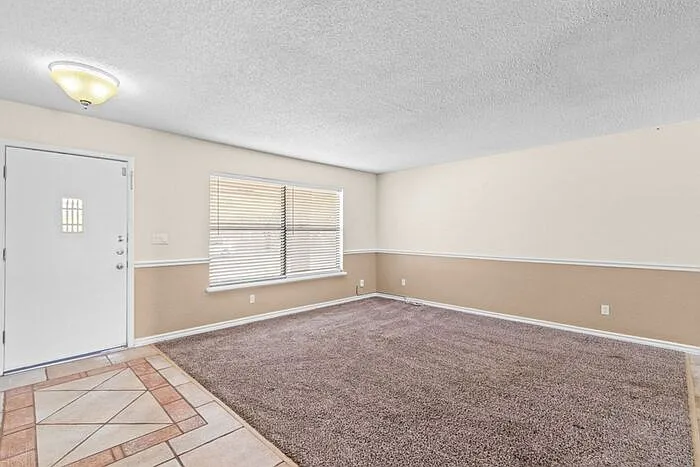 4 bed, 2.0 bath, 2027 sqft, $2,195 — Photo 4