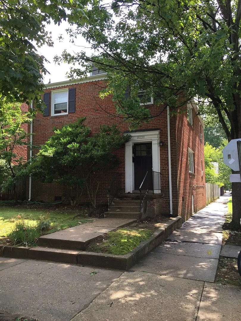 3233 W. Grace Street — Photo 1