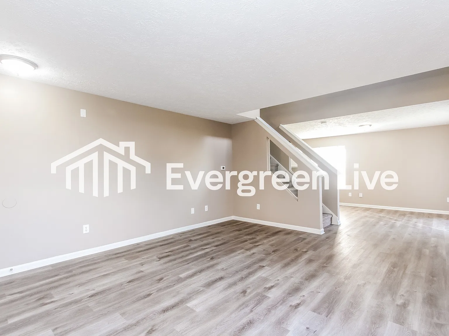 3 bed, 2.5 bath, 1677 sqft, $1,645 — Photo 4
