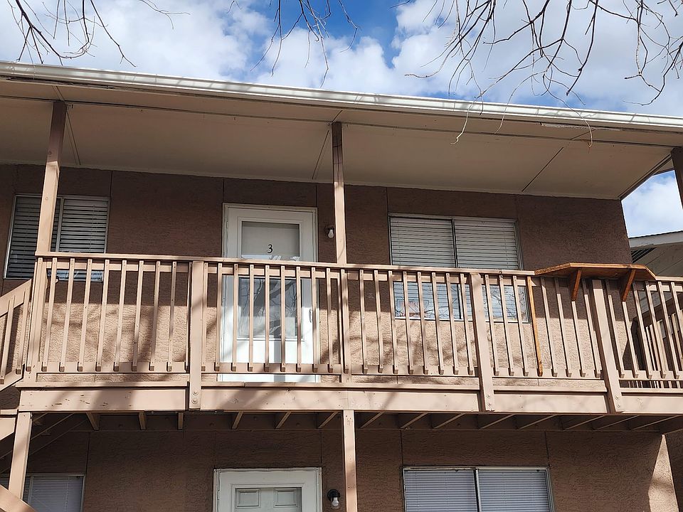 1st image of 1025 Delaware Dr APT 3