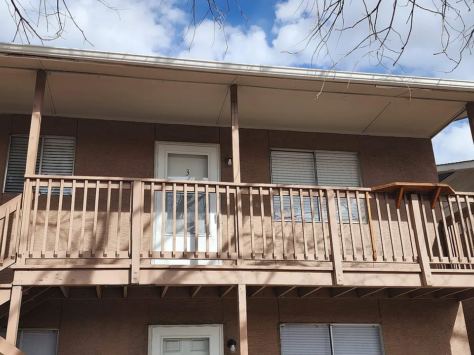 1025 Delaware Dr #3