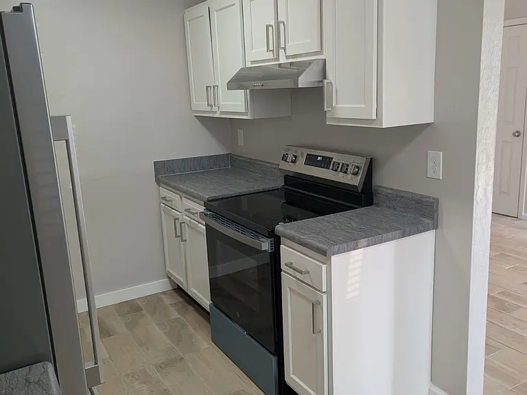 1254 Hanson Ave #3 — Photo 2
