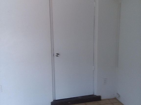 2nd image of 398 Leighton Ct