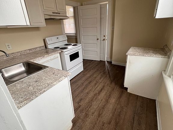 5th image of 200 Minor St