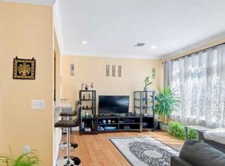 94 Beacon Ln, Bronx, NY 10473
