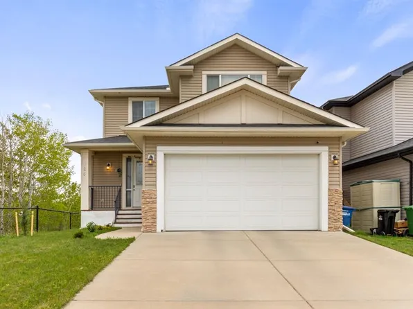 126 W Bayview St SW, Airdrie, AB T4B 3V1