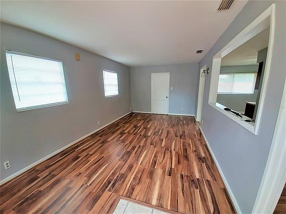 4th image of 4416 W Wallace Ave