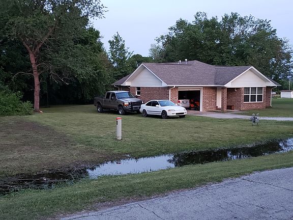 3rd image of 23914 Flax Ave
