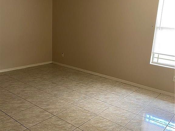 4th image of 309 Baltic Ave #4