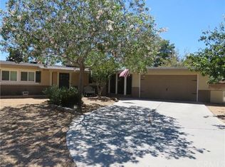 20591 Powhatan Ln, Apple Valley, CA 92308