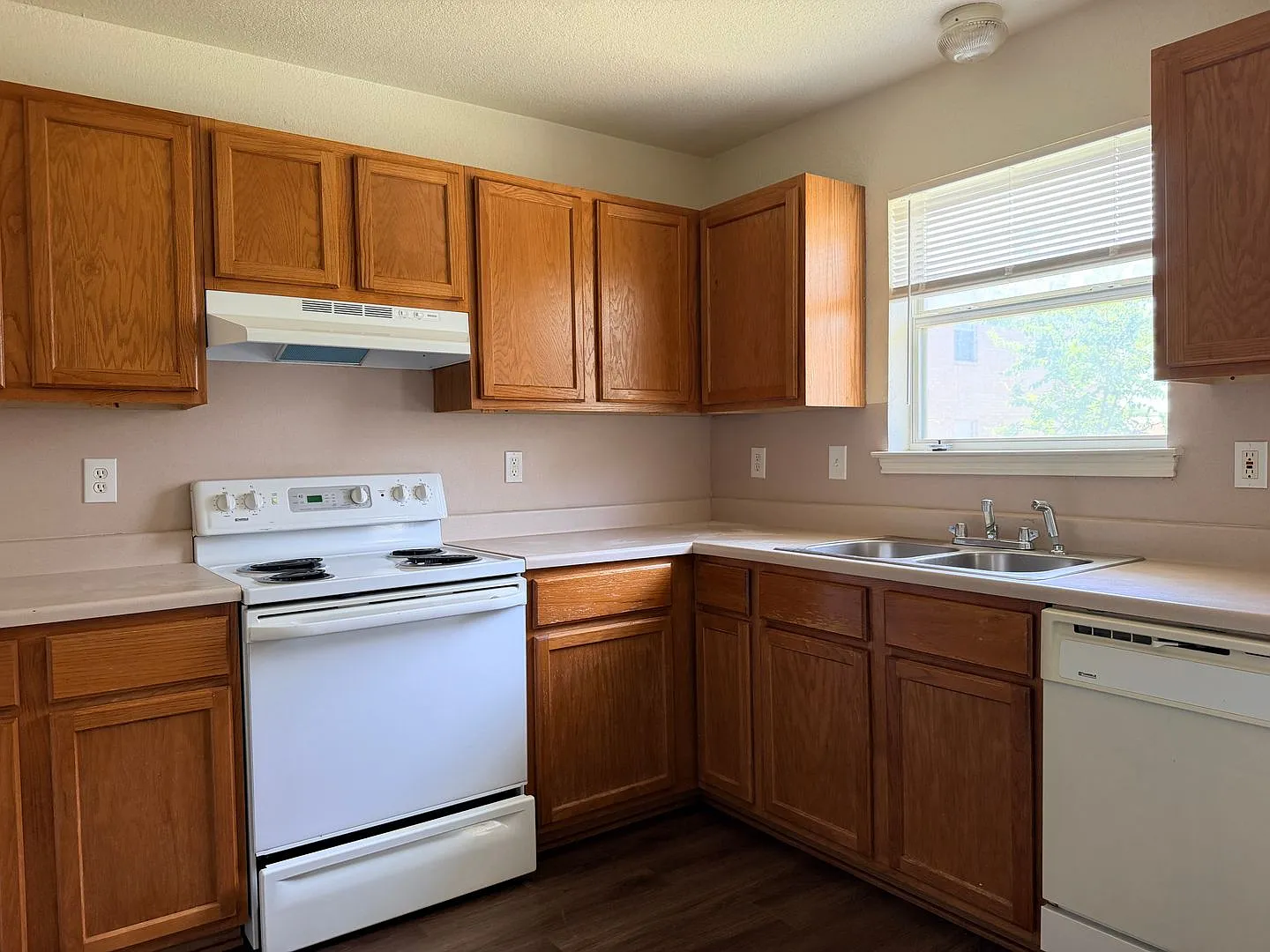 3204 Hereford Lane — Photo 3
