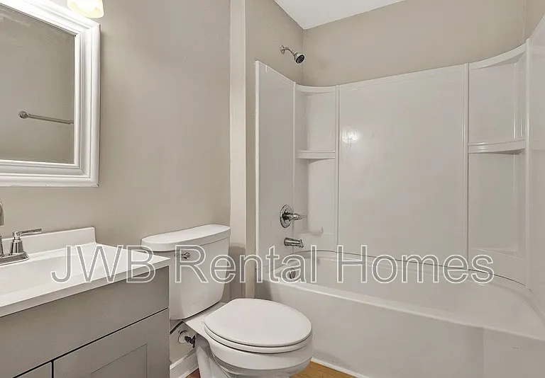 7124 Lorain St — Photo 10