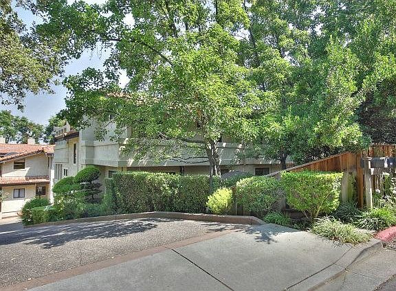 3rd image of 20723 Saint Charles St