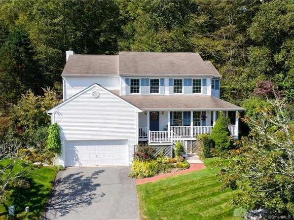 39 Clairmont Circle, Groton, CT 06355