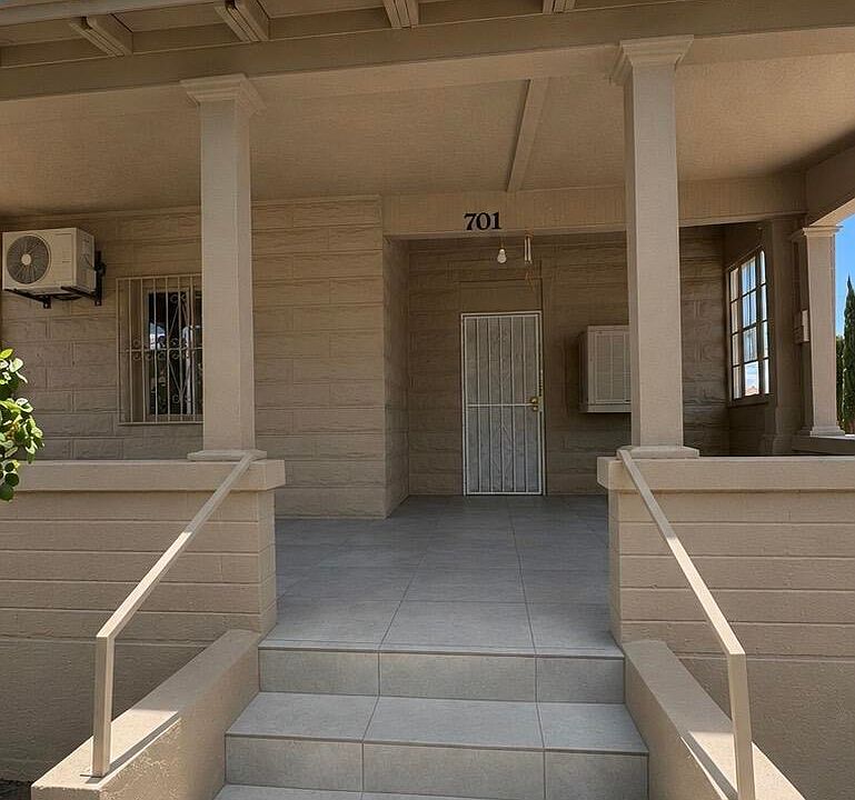 1st image of 701 E 6TH Street