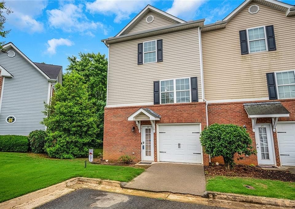1st image of 33 Middlebrook Dr