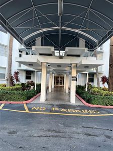 1913 S Ocean Dr APT 313, Hallandale, FL, 33009