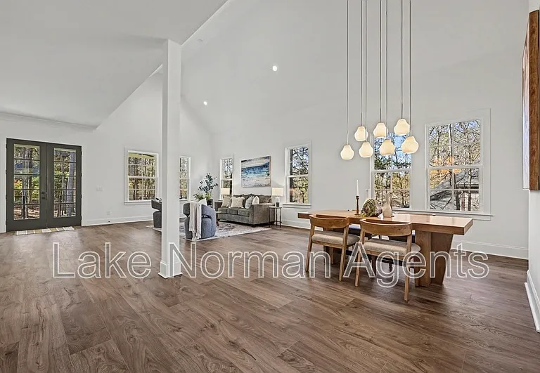 4609 Firethorn Ct — Photo 3