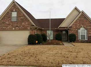 5774 Carter Dr, Southaven, MS 38672