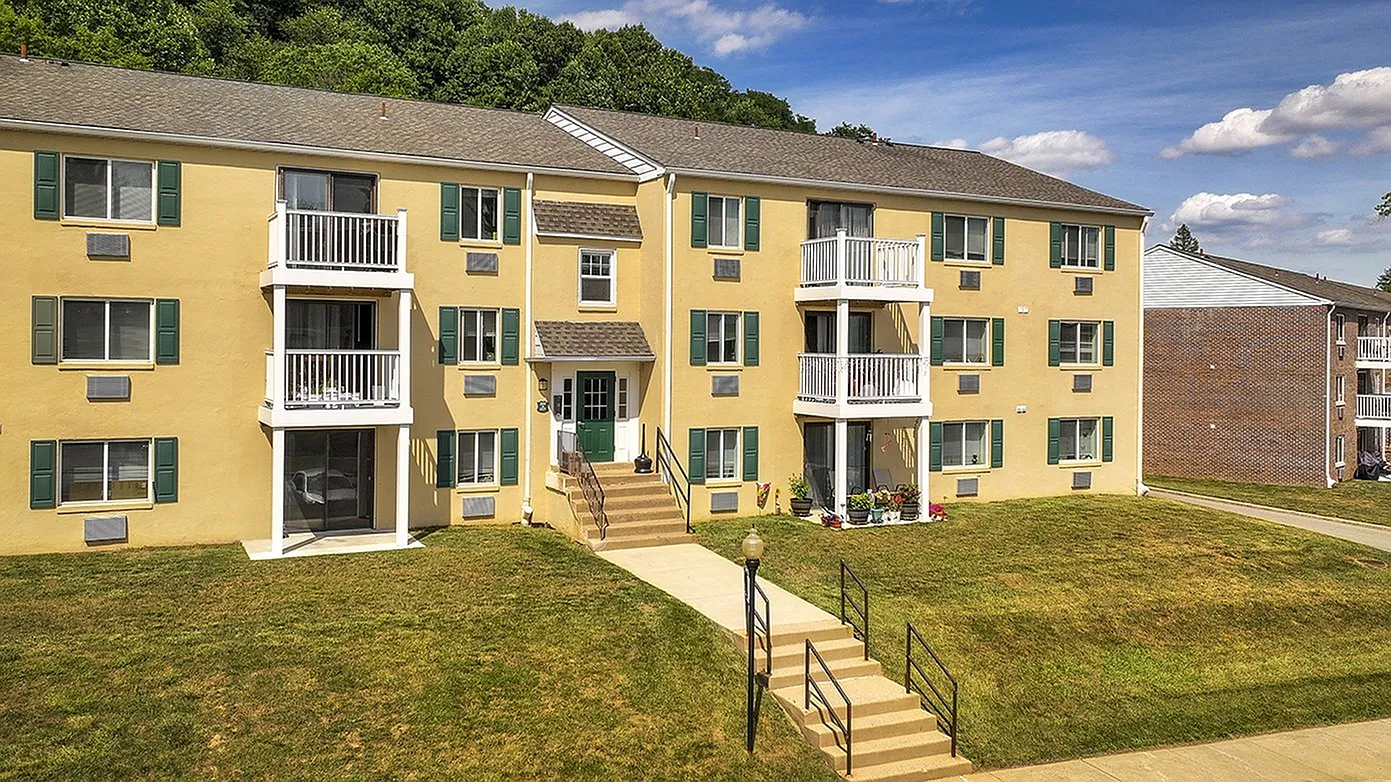 Norwood House Apartments — Photo 4