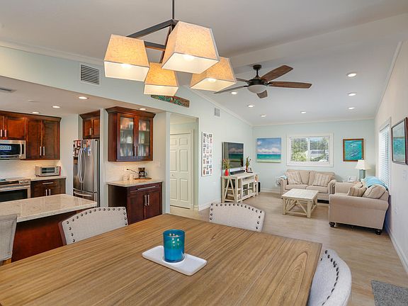 3rd image of 259 S Coconut Palm Blvd