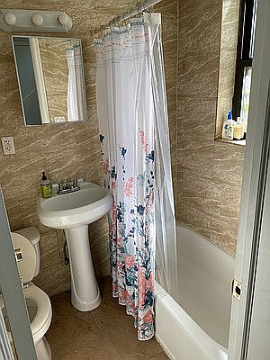 4th image of 176 Suydam St #1R