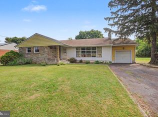 2232 Pennington Rd, Ewing, NJ 08638