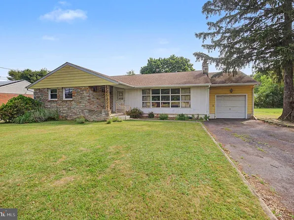 2232 Pennington Rd, Ewing, NJ 08638