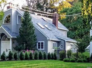 9 Addison Ln, Greenvale, NY 11548