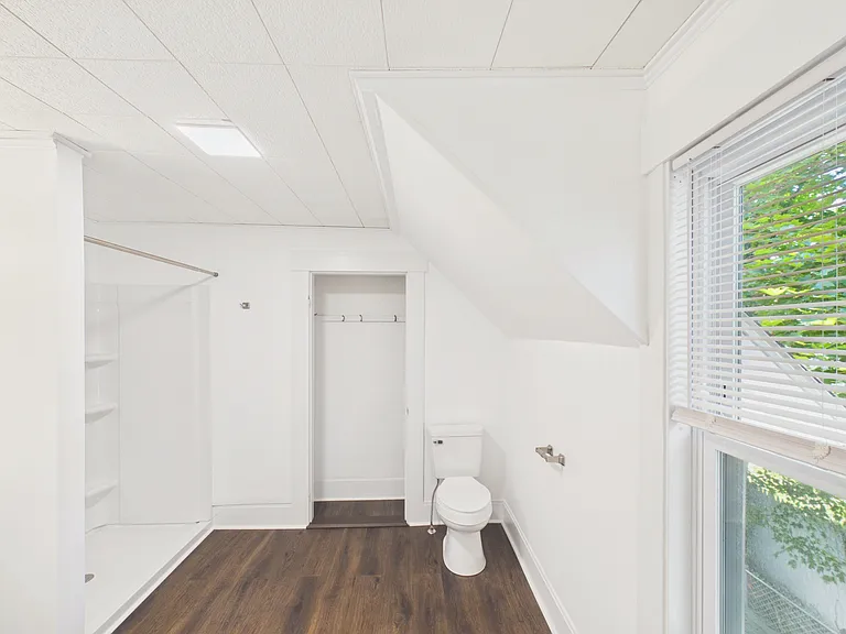2nd Floor Bathroom
