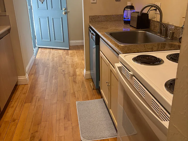 2075 Ascot Dr #120 — Photo 11