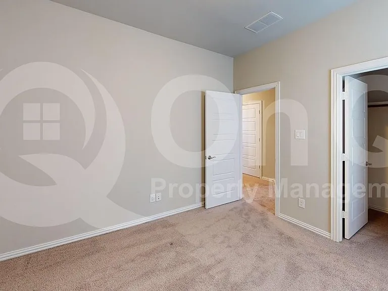 4213 Wellesley Ave — Photo 29