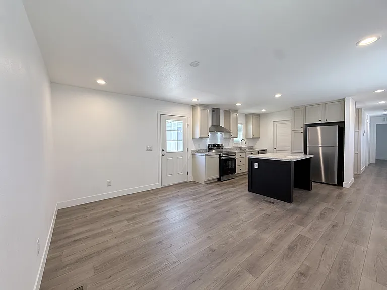 2060 N Center St #410 — Photo 2