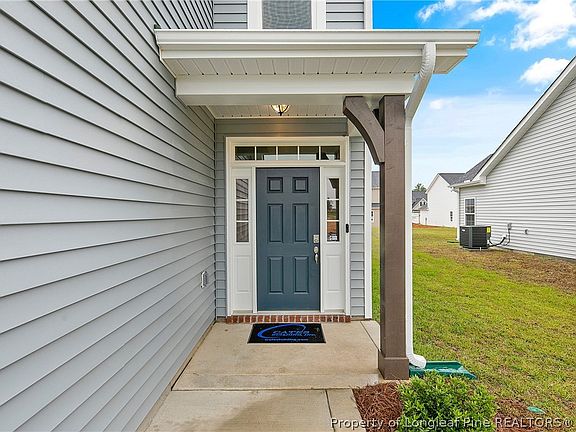 3rd image of 292 Tulip Oak Dr