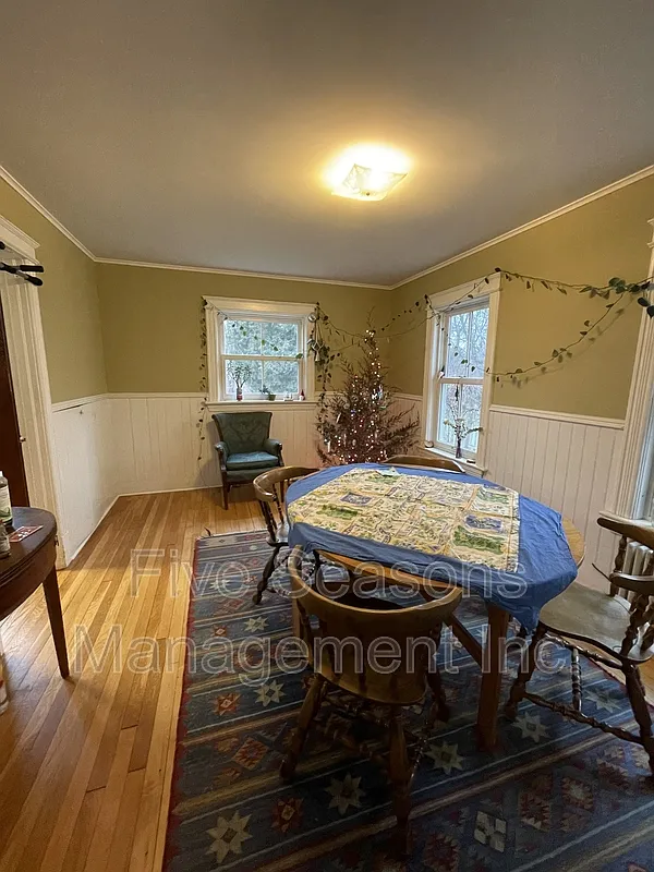 3 bed, 1.5 bath, 2000 sqft, $3,150 — Photo 1