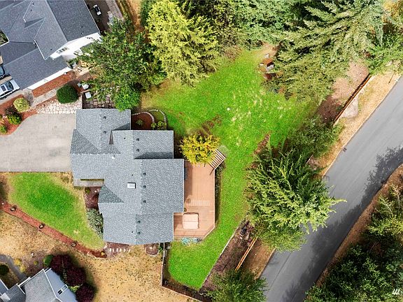 3rd image of 12416 200th Avenue Ct E